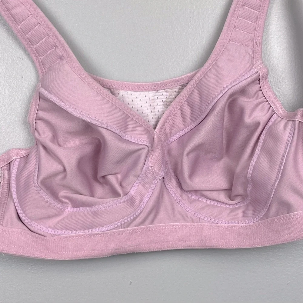 Glamorize pink camo print Custom Control Sports Bra, 36B.